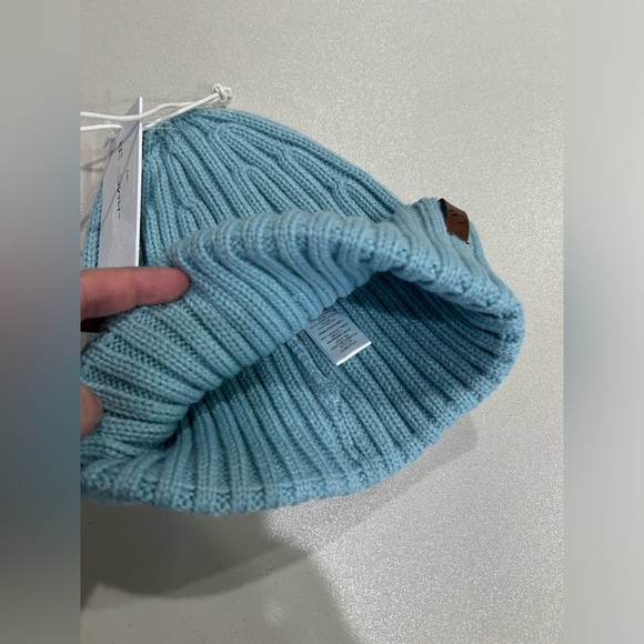 Obermeyer Women's Subalpine Beanie Hat Light Blue NWT Cuff Knit Acrylic - Picture 2 of 6